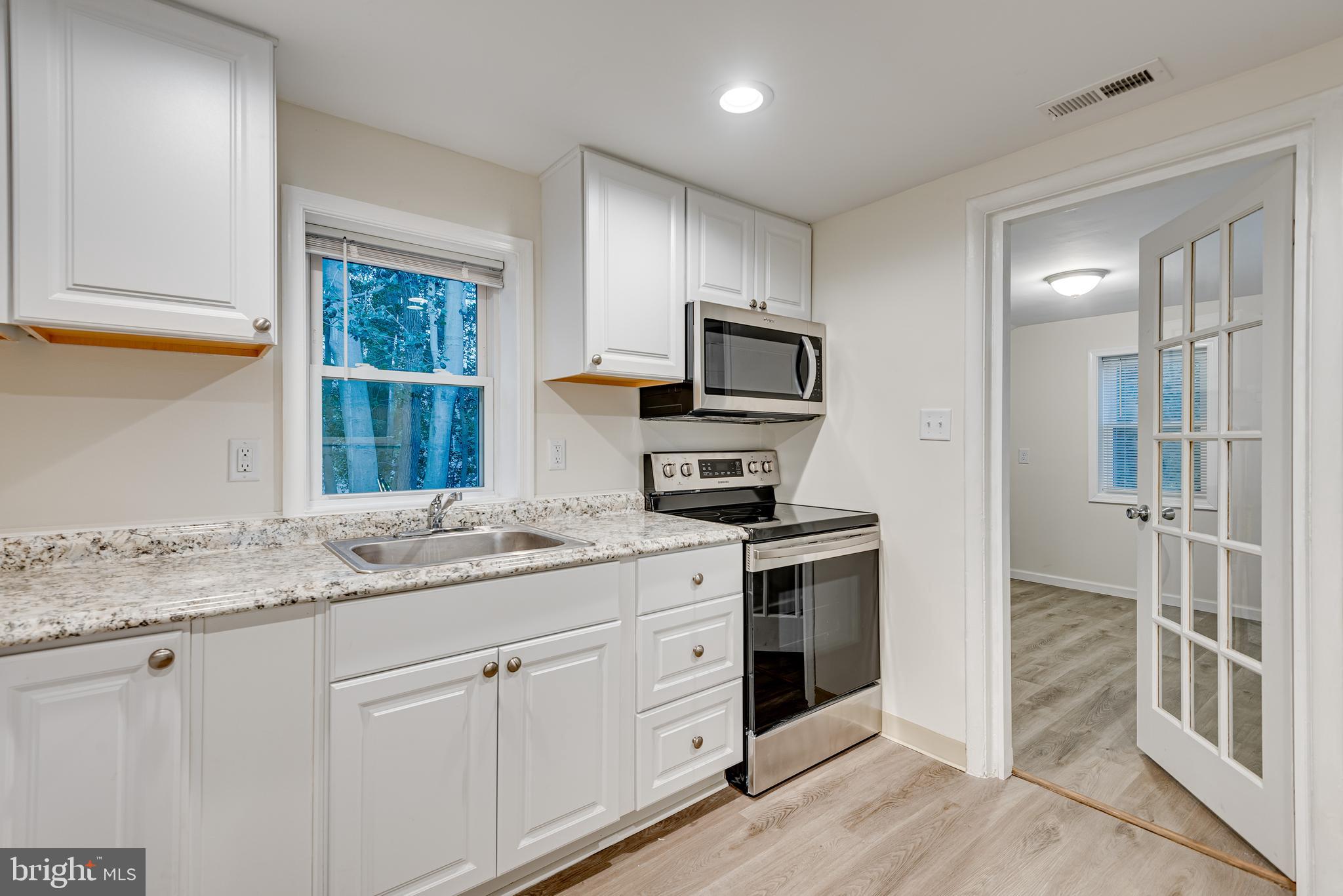 1558 Bay Head Road Annapolis, MD 21409 - Photo 13 of 33 Kitchen