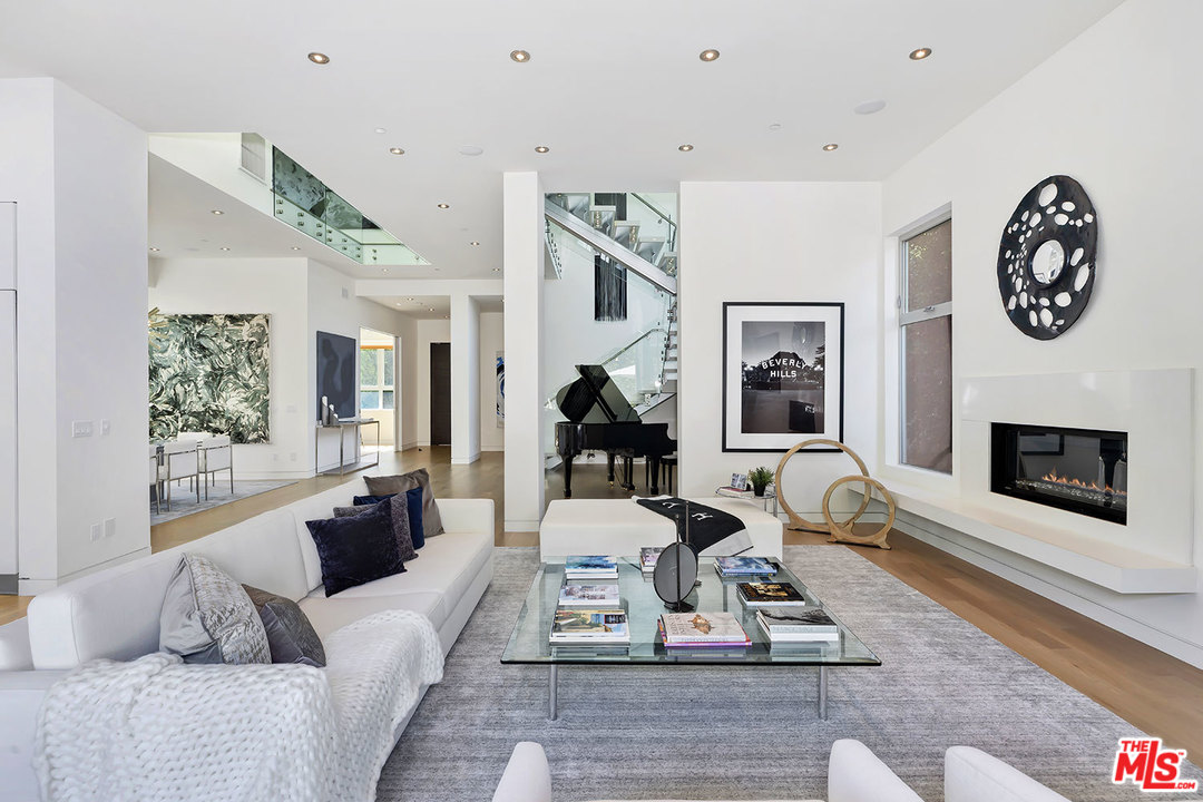 322 North Kings Road Los Angeles, CA 90048 - Photo 11 of 51 Gallery Image 11
