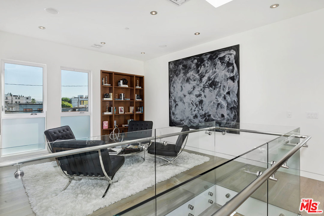 322 North Kings Road Los Angeles, CA 90048 - Photo 35 of 51 Gallery Image 35