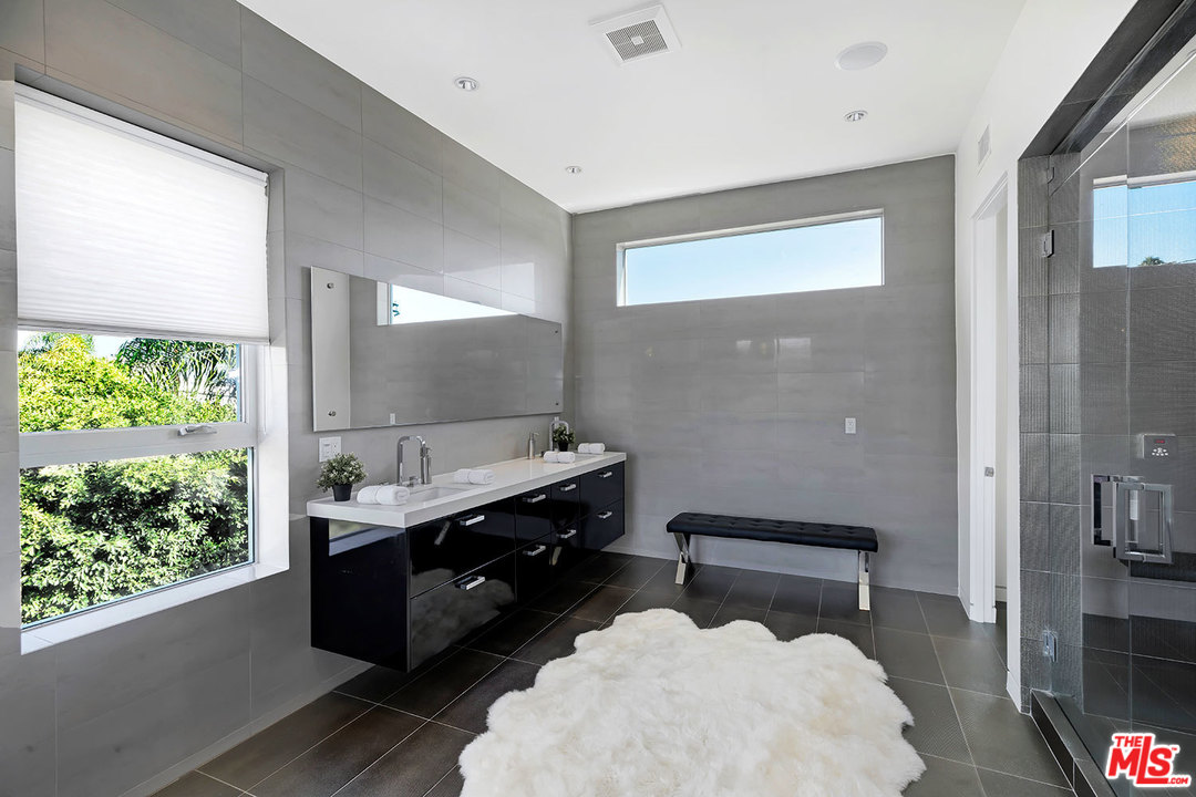 322 North Kings Road Los Angeles, CA 90048 - Photo 40 of 51 Gallery Image 40