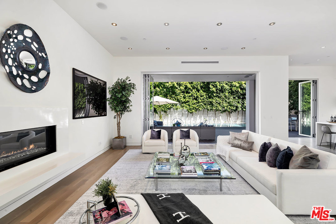 322 North Kings Road Los Angeles, CA 90048 - Photo 7 of 51 Gallery Image 7