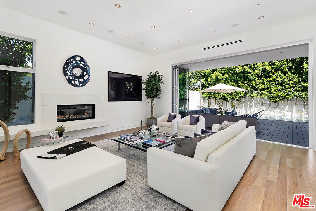 322 North Kings Road Los Angeles, CA 90048 - Photo 8 of 51 Gallery Image 8