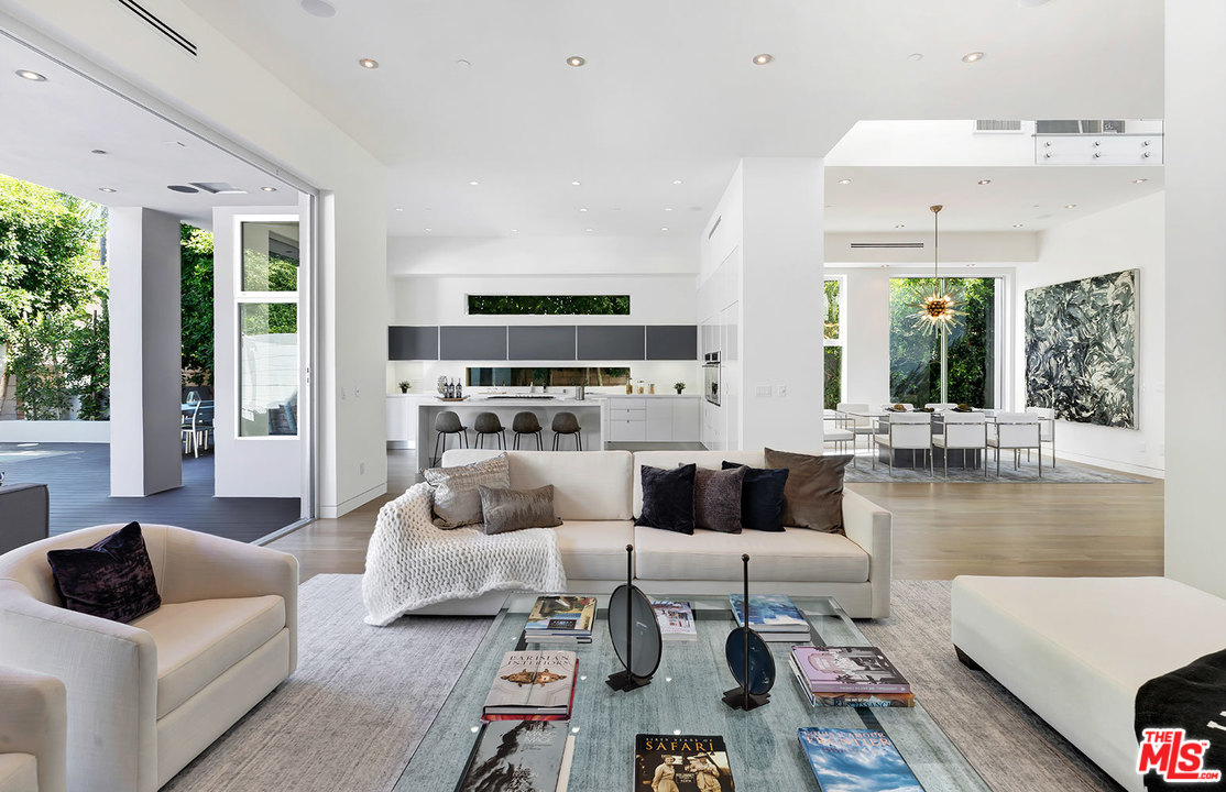 322 North Kings Road Los Angeles, CA 90048 - Photo 10 of 51 Gallery Image 10