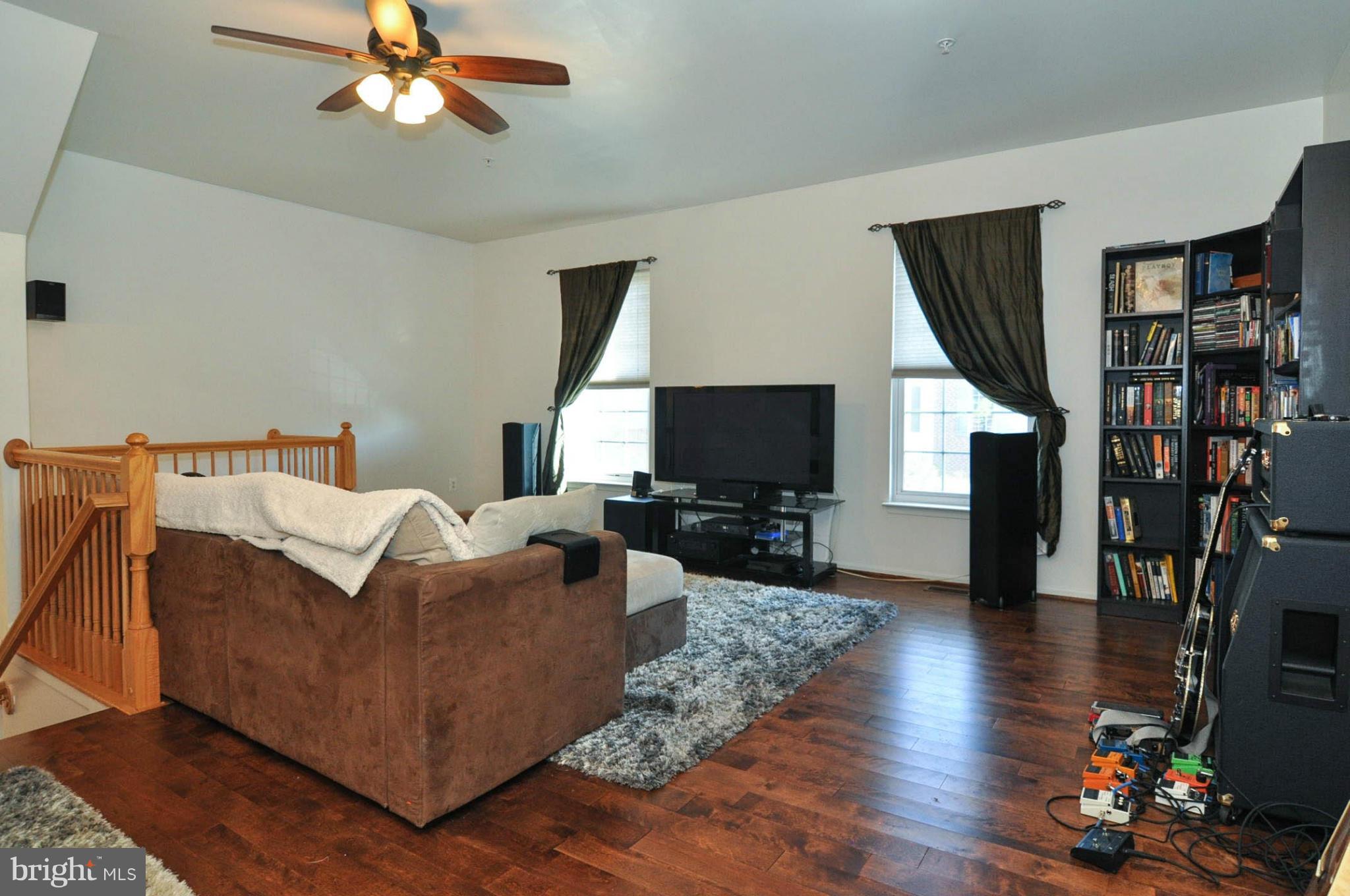 208 Braxton Way Edgewater, MD 21037 - Photo 16 of 30 Living Room