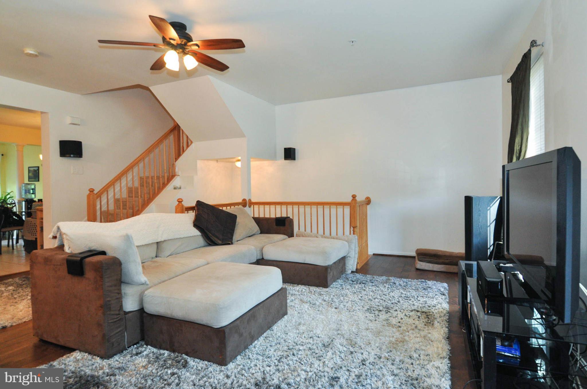 208 Braxton Way Edgewater, MD 21037 - Photo 19 of 30 Living Room