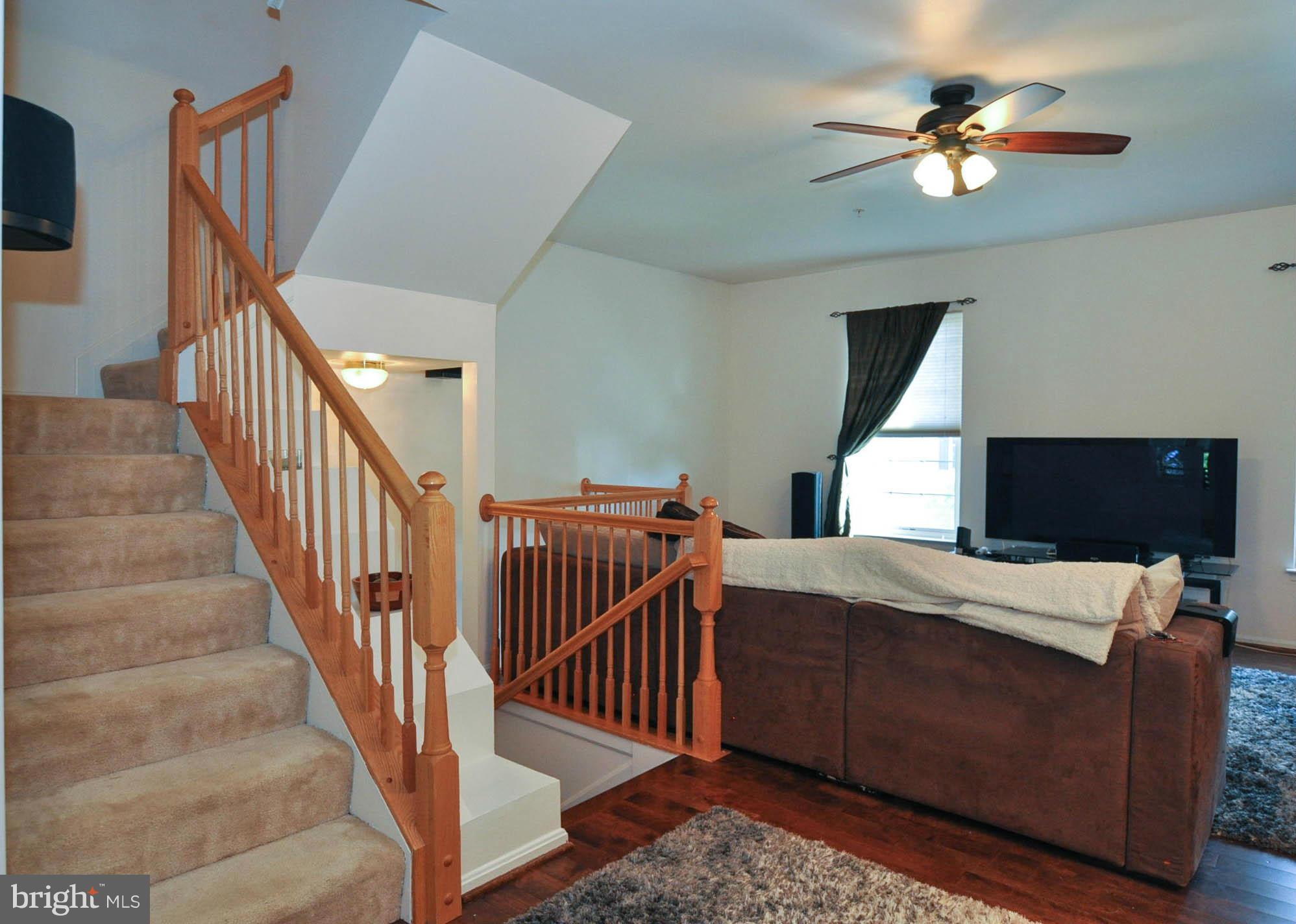 208 Braxton Way Edgewater, MD 21037 - Photo 23 of 30 Living Room
