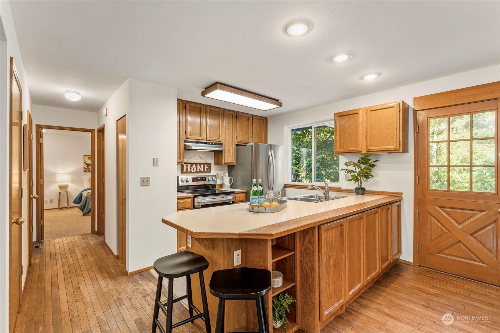 10095 Northeast Knight Road Bainbridge Island, WA 98110 - Photo 12 of 29 Gallery Image 12