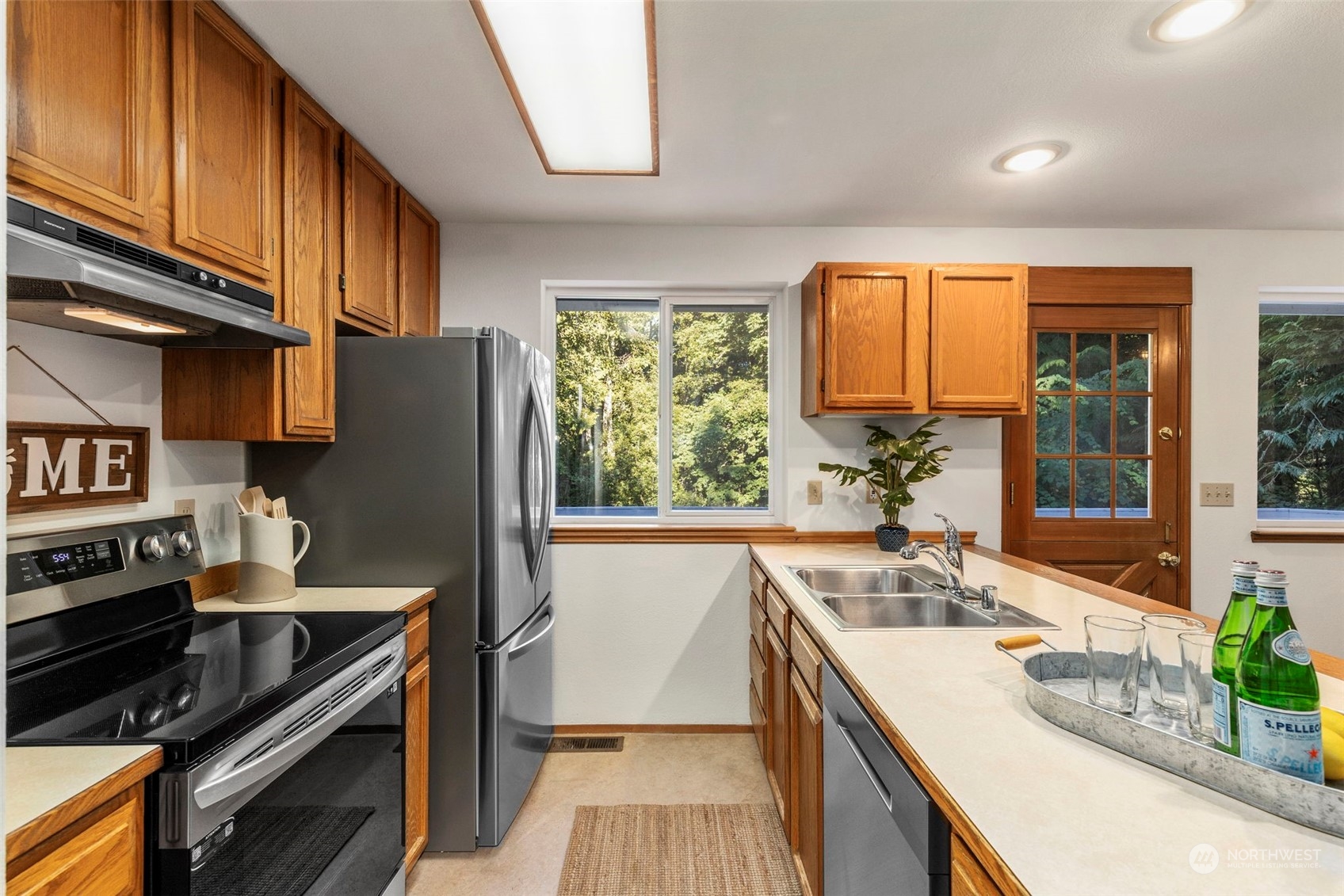 10095 Northeast Knight Road Bainbridge Island, WA 98110 - Photo 14 of 29 Gallery Image 14