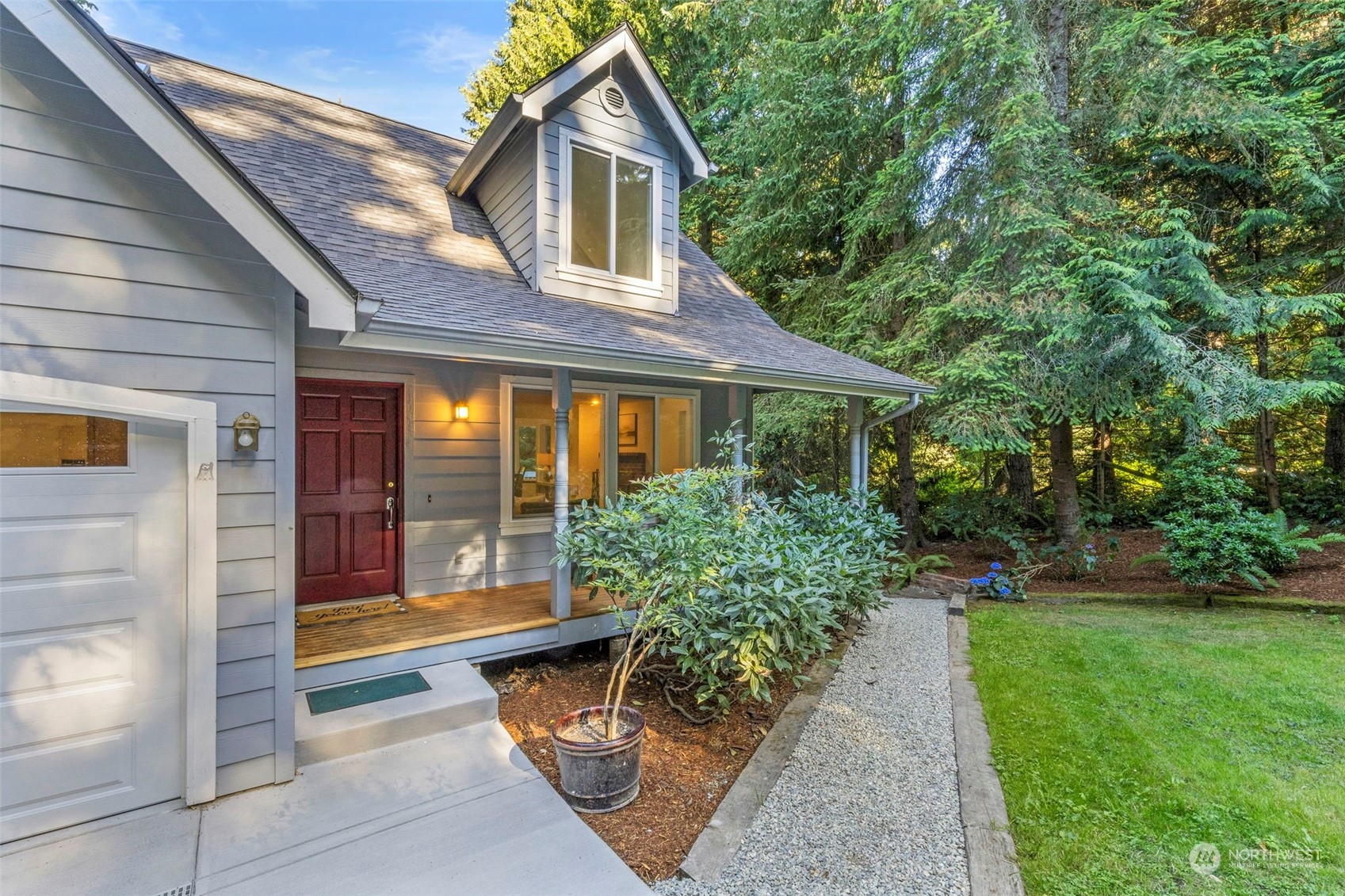 10095 Northeast Knight Road Bainbridge Island, WA 98110 - Photo 3 of 29 Gallery Image 3