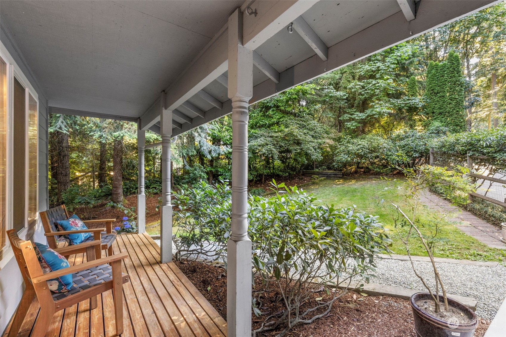 10095 Northeast Knight Road Bainbridge Island, WA 98110 - Photo 6 of 29 Gallery Image 6