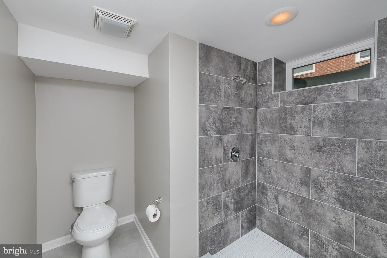 3707 Coronado Road Baltimore, MD 21244 - Photo 28 of 30 Bath