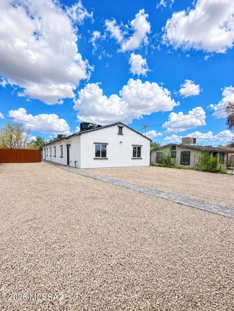 $435,000 | 360 East Aircraft Road, Tucson, AZ 85706