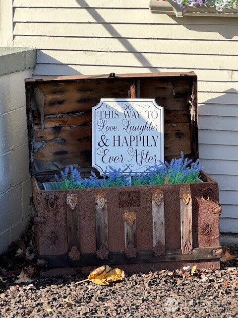 318 4th Street Southwest Puyallup, WA 98371 - Photo 40 of 40 a outdoor space of a building