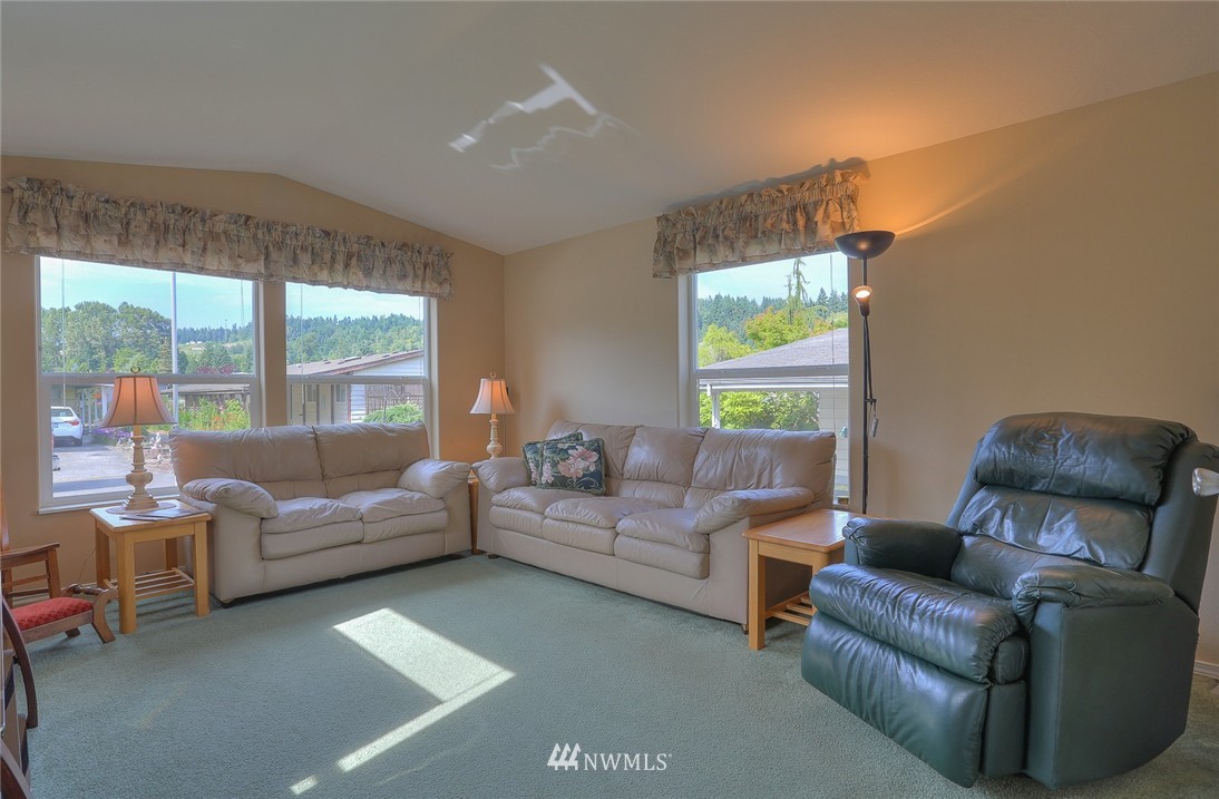 1032 Park Circle Bothell, WA 98021 - Photo 2 of 25