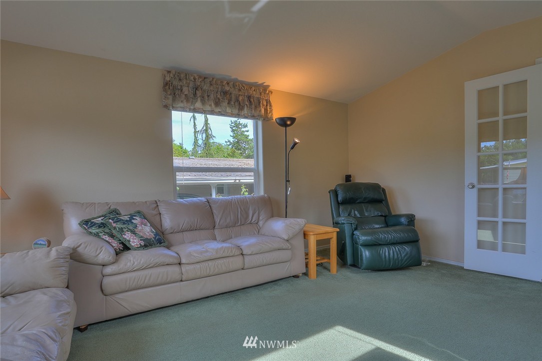 1032 Park Circle Bothell, WA 98021 - Photo 3 of 25