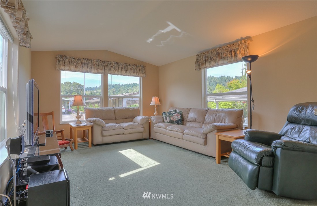 1032 Park Circle Bothell, WA 98021 - Photo 4 of 25
