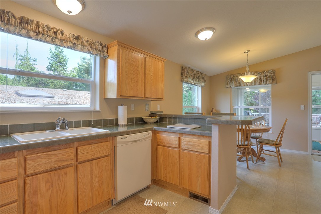 1032 Park Circle Bothell, WA 98021 - Photo 9 of 25