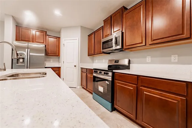 $329,900 | 253 Cascade Bend Drive, Ruskin, FL 33570