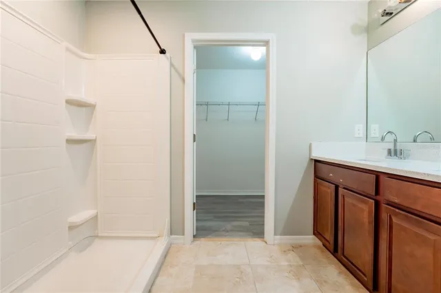 $329,900 | 253 Cascade Bend Drive, Ruskin, FL 33570