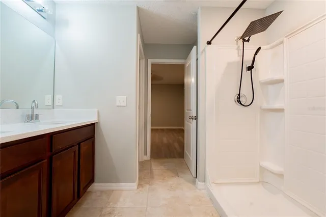 $329,900 | 253 Cascade Bend Drive, Ruskin, FL 33570