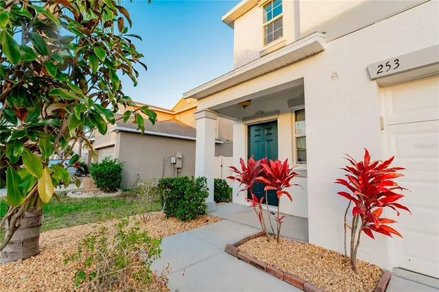 $329,900 | 253 Cascade Bend Drive, Ruskin, FL 33570