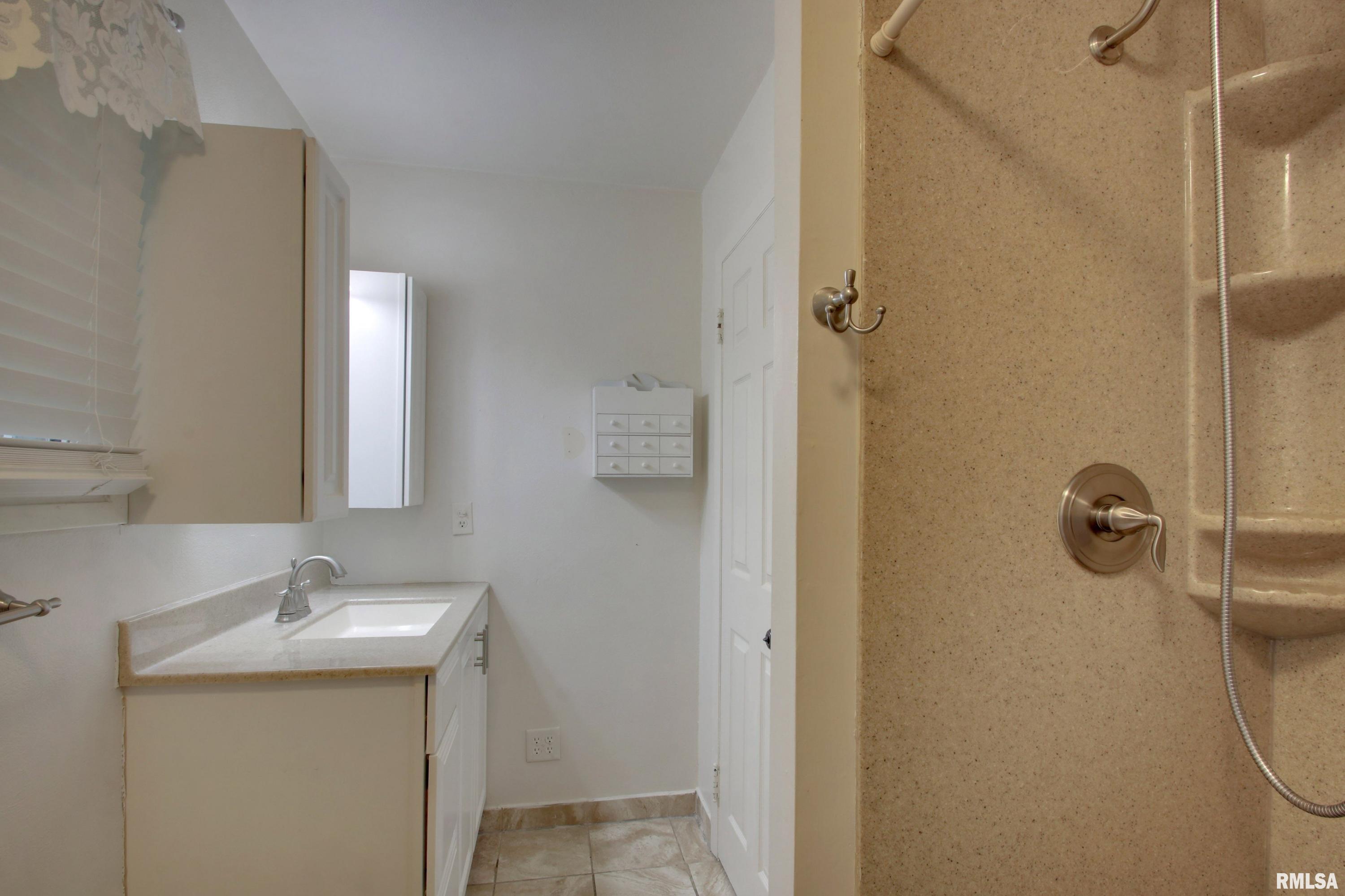 2313 Lyn Road Quincy, IL 62301 - Photo 15 of 22