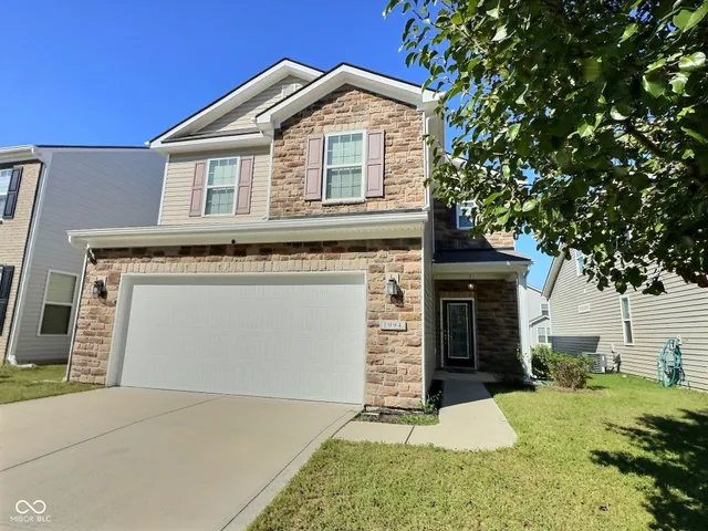 $302,800 | 1994 Shadow Creek Boulevard, Columbus, IN 47201