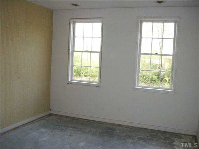 1729 Raleigh Road Henderson, NC 27536 - Photo 3 of 7 Photo 3