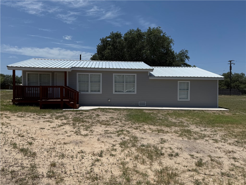 512 Wheeler Street Three Rivers, TX 78071 - Photo 1 of 19 a house with a outdoor space