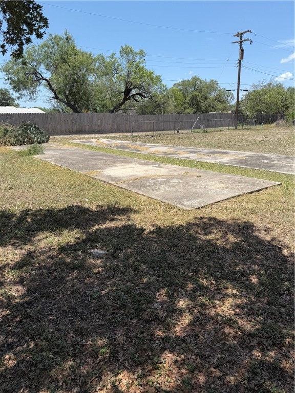 512 Wheeler Street Three Rivers, TX 78071 - Photo 18 of 19 a view of an ocean and a mountain view
