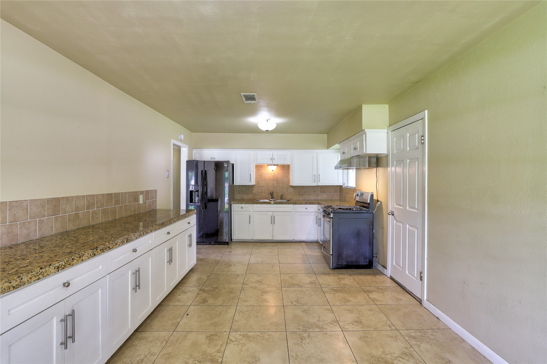 9207 Colleen Road Houston, TX 77080 - Photo 9 of 22