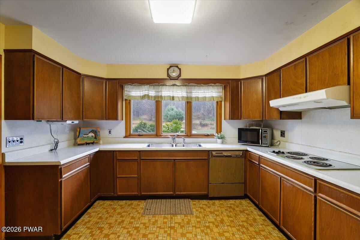 119 Springbrook Road Shohola, PA 18458 - Photo 7 of 72
