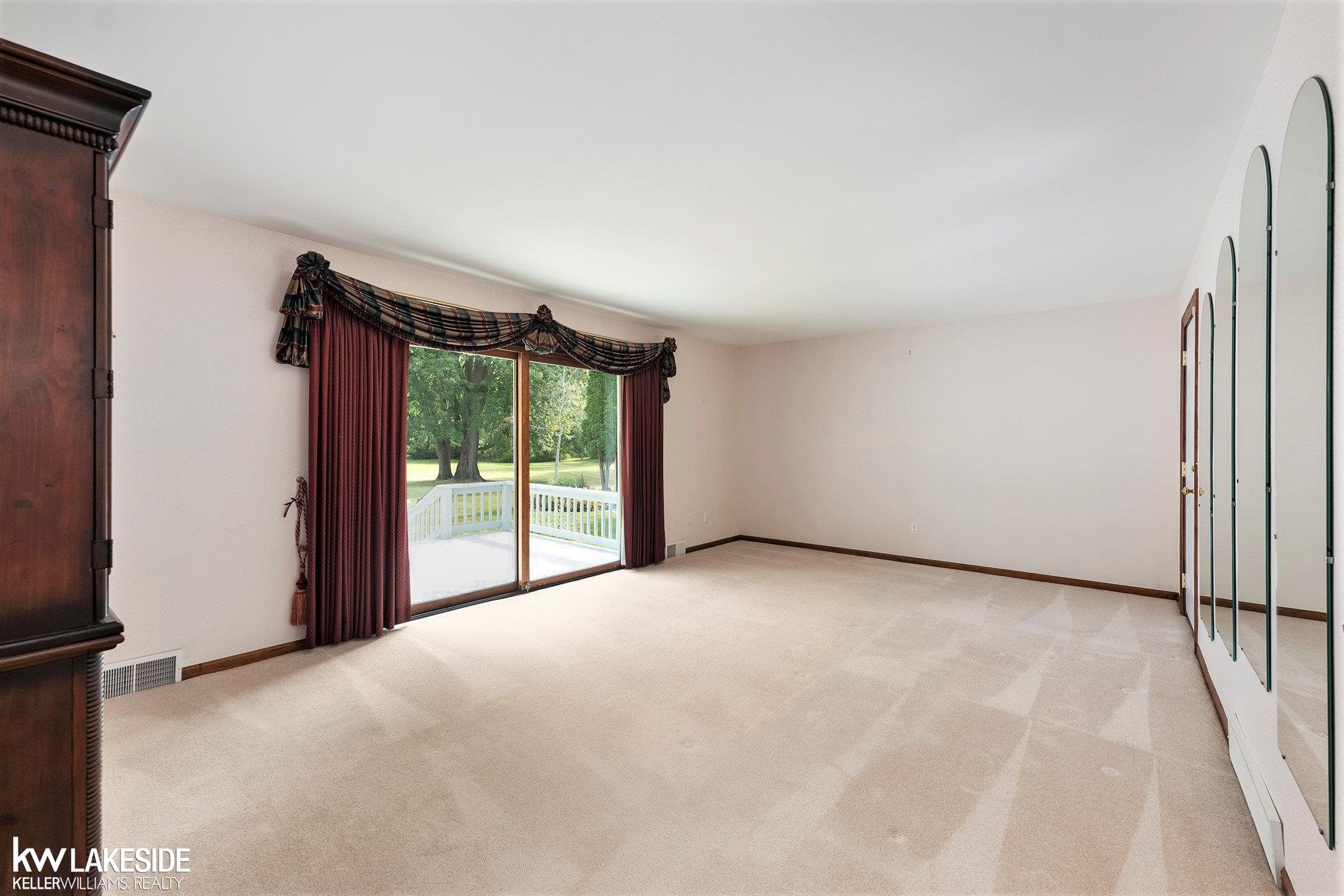 51900 Romeo Plank Road Macomb, MI 48042 - Photo 14 of 32 50189260-614ad850-f5ab-447a-8ee0-c1b1eb1bbf1f.JPG