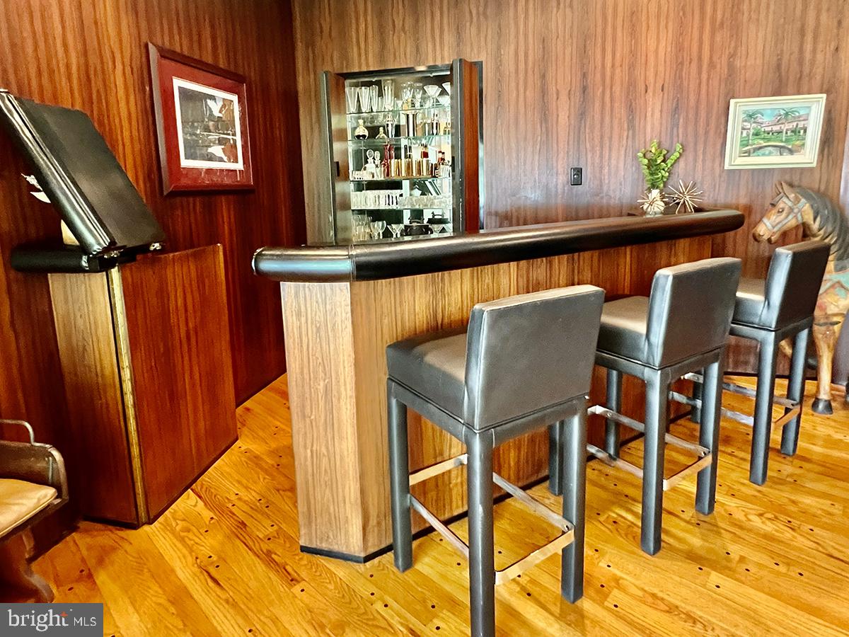 1701 Lorraine Road Reading, PA 19604 - Photo 20 of 40 Wet Bar