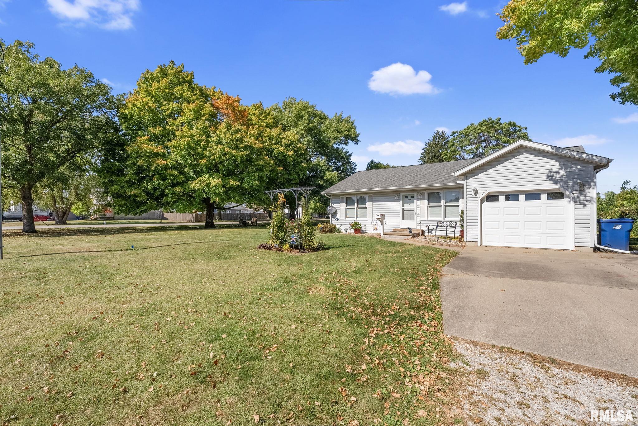307 Southwest 4th Street Aledo, IL 61231 - Photo 2 of 21 Gallery Image 2