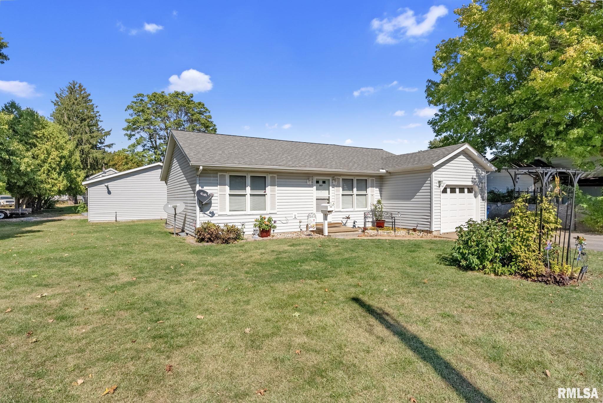 307 Southwest 4th Street Aledo, IL 61231 - Photo 3 of 21 Gallery Image 3