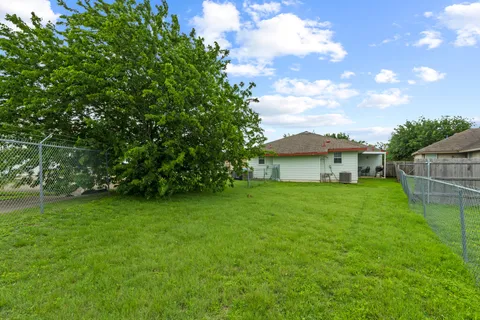 $435,000 | 243-245 Marvin Cove, Hutto, TX 78634