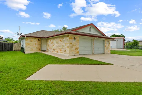 $435,000 | 243-245 Marvin Cove, Hutto, TX 78634
