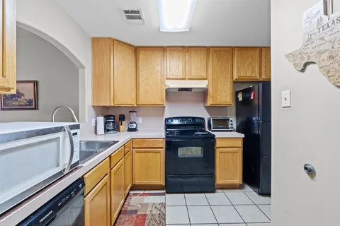 $435,000 | 243-245 Marvin Cove, Hutto, TX 78634