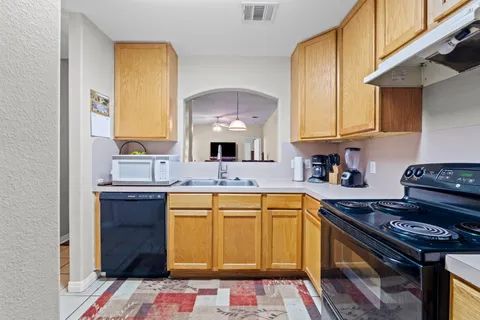 $435,000 | 243-245 Marvin Cove, Hutto, TX 78634