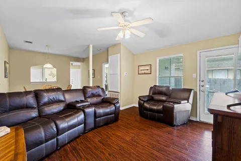 $435,000 | 243-245 Marvin Cove, Hutto, TX 78634