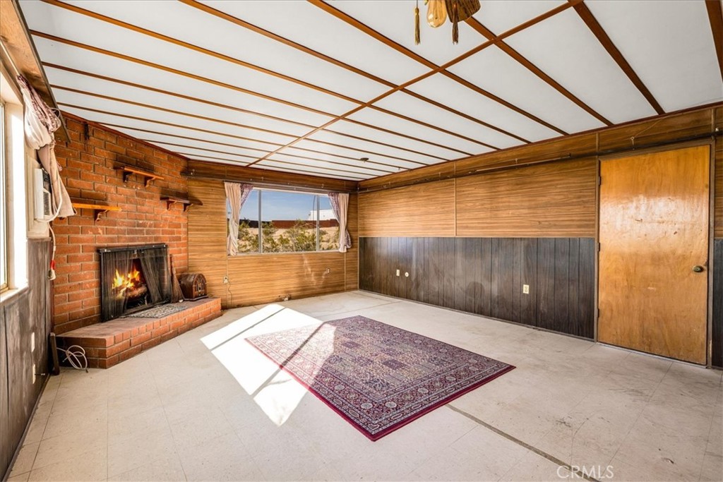 64720 Sonora Road Joshua Tree, CA 92252 - Photo 17 of 31 a view of an empty room