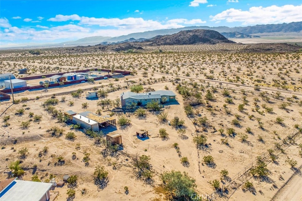 64720 Sonora Road Joshua Tree, CA 92252 - Photo 29 of 31 a view of lake and mountain
