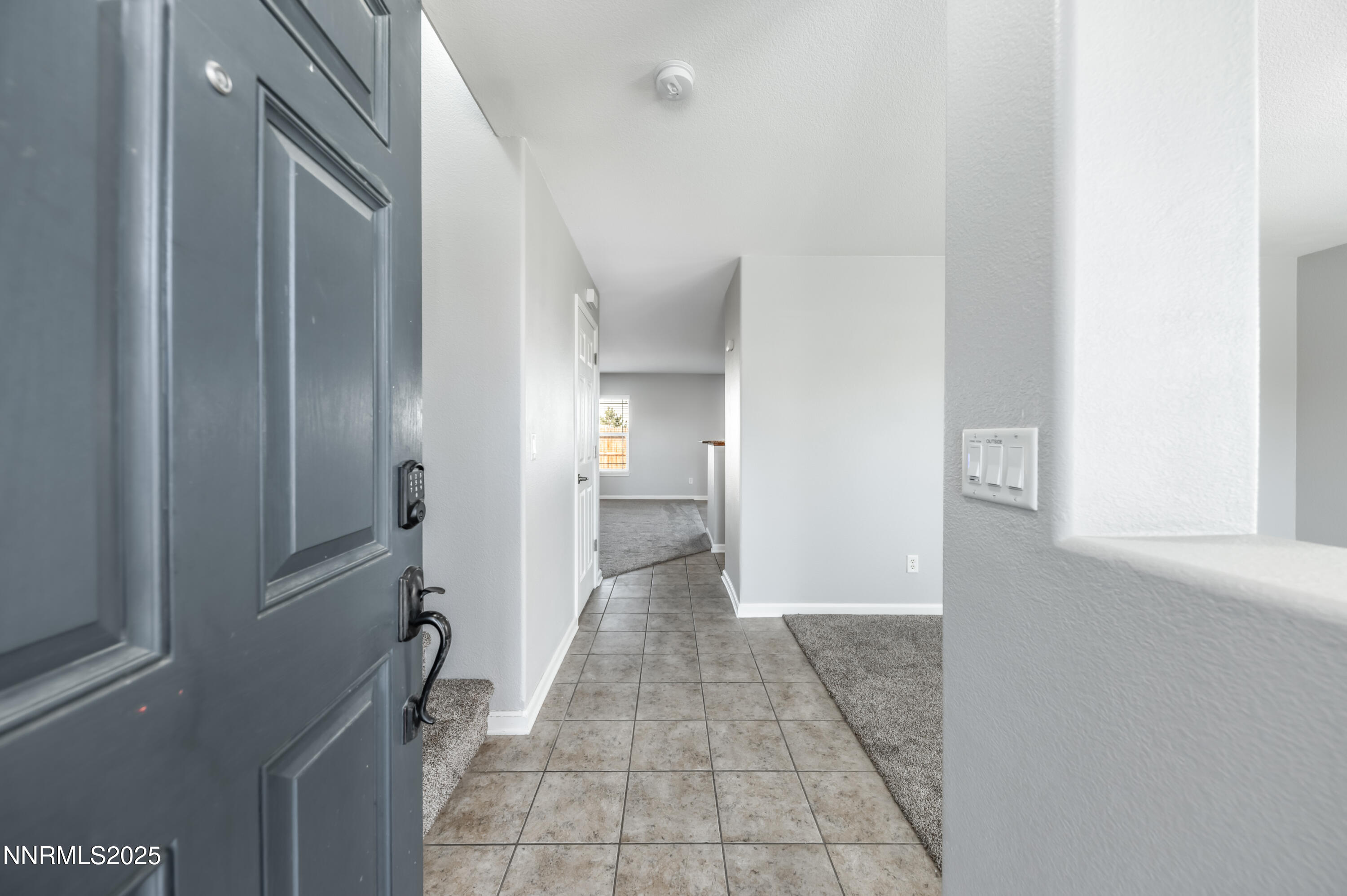 8905 Convair Way Reno, NV 89506 - Photo 6 of 38 a view of a hallway