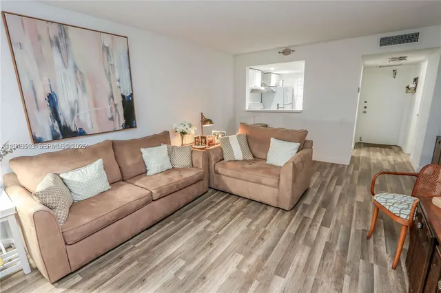 $1,650 | 9150 Lime Bay Boulevard, Unit 212, Tamarac, FL 33321