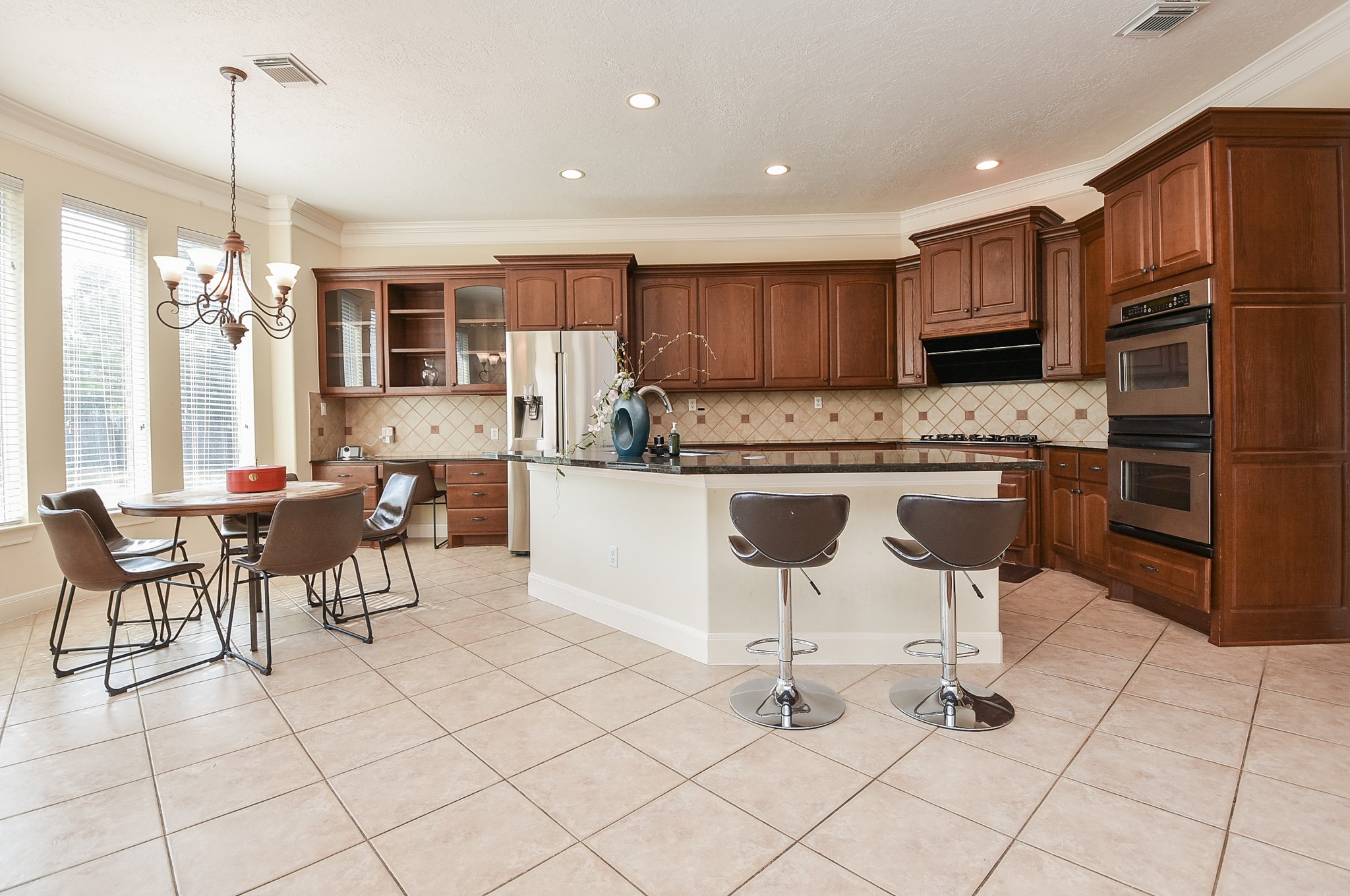 2510 Britton Ridge Drive Katy, TX 77494 - Photo 19 of 50 modern kitchen