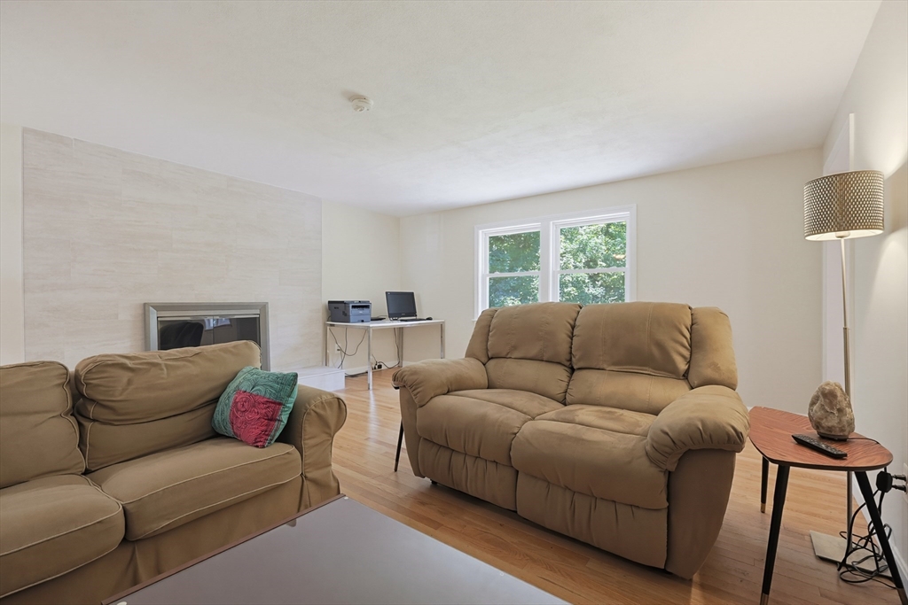 71 Carpenter Road Walpole, MA 02081 - Photo 8 of 30 Gallery Image 8