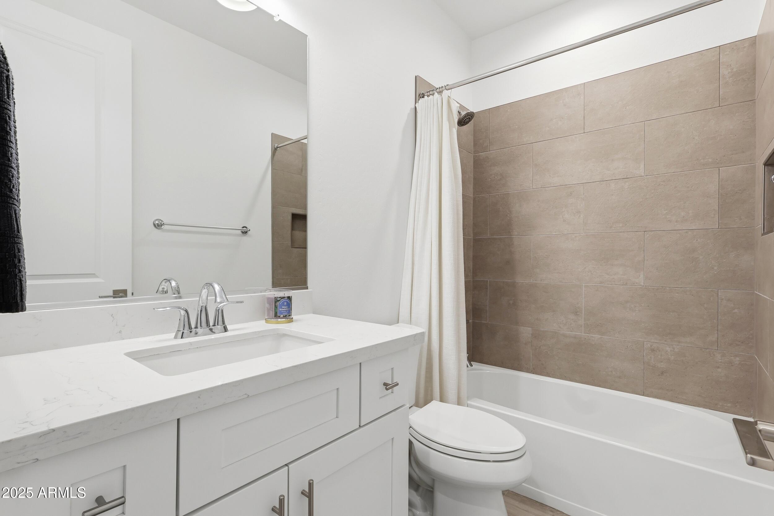 26825 North 168th Street Rio Verde, AZ 85263 - Photo 14 of 21 Guest Bathroom