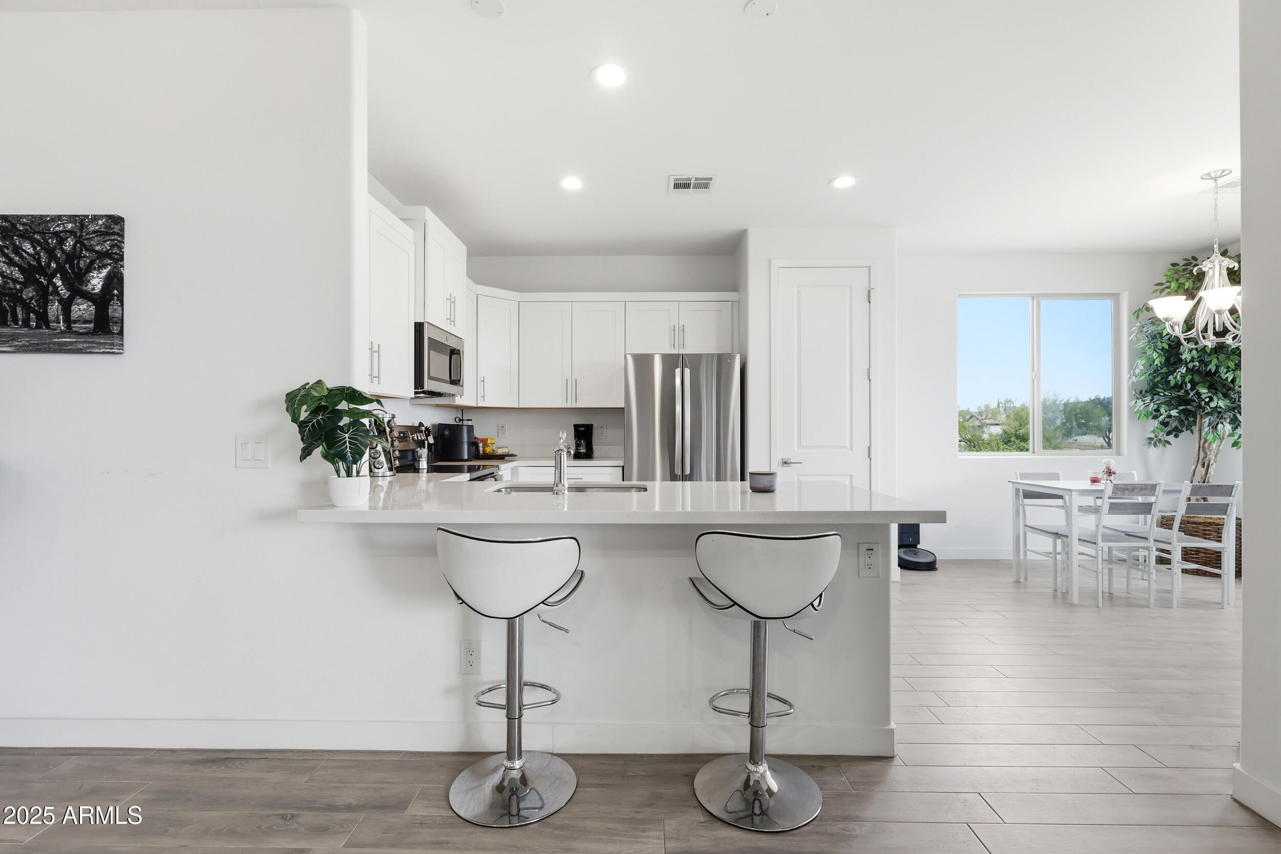 26825 North 168th Street Rio Verde, AZ 85263 - Photo 6 of 21 Kitchen/Breakfast Bar