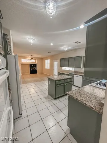 $3,195 | 1042 Painted Daisy Avenue, Henderson, NV 89014